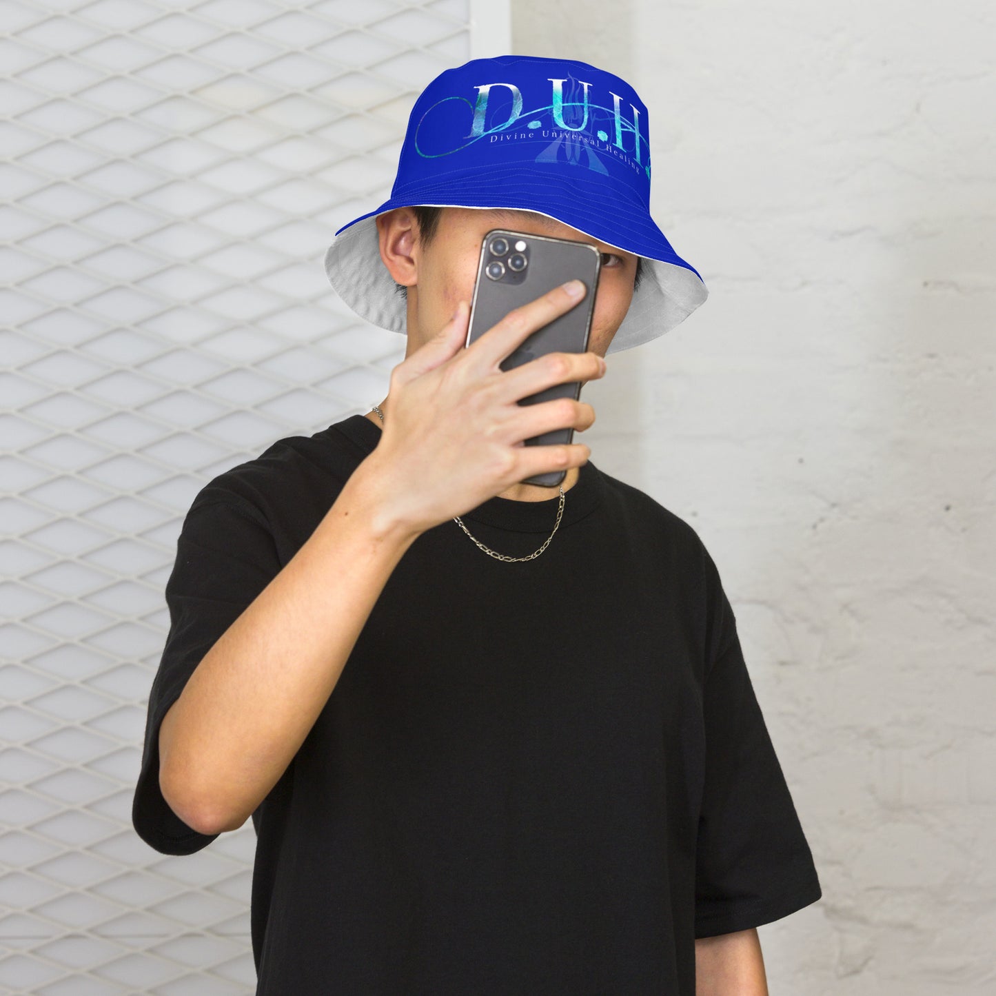 Reversible bucket hat