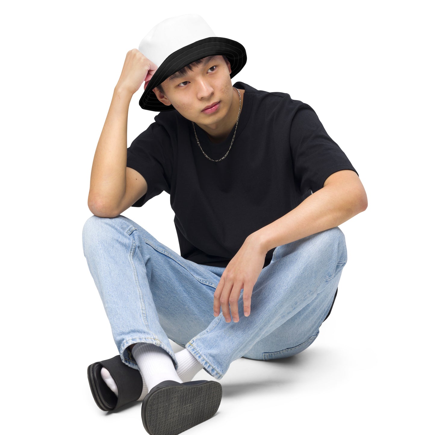 Reversible bucket hat