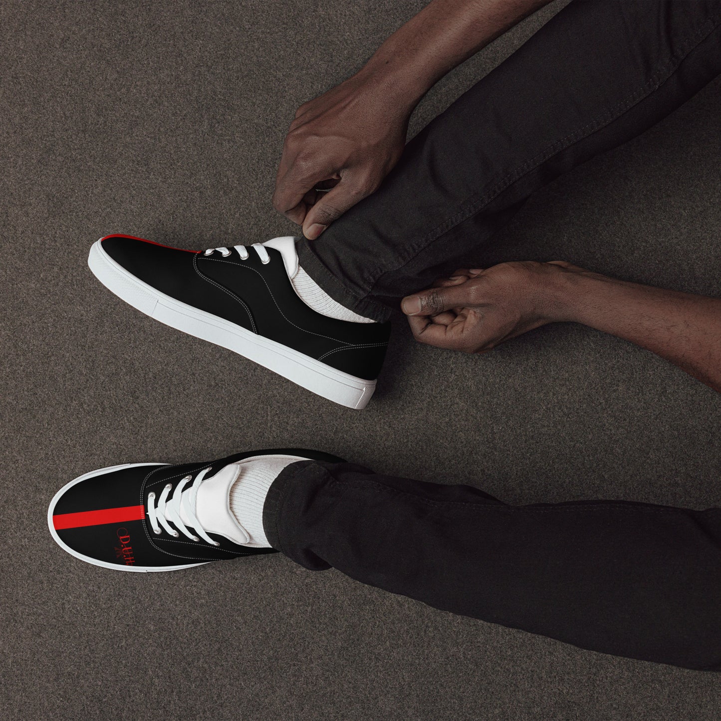 Men’s lace-up canvas shoes
